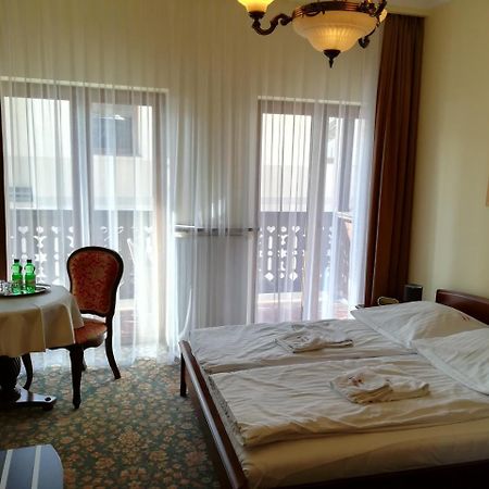 Victoria Cechini Hotel Krynica Zdroj Luaran gambar