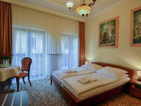 Victoria Cechini Hotel Krynica Zdroj Luaran gambar