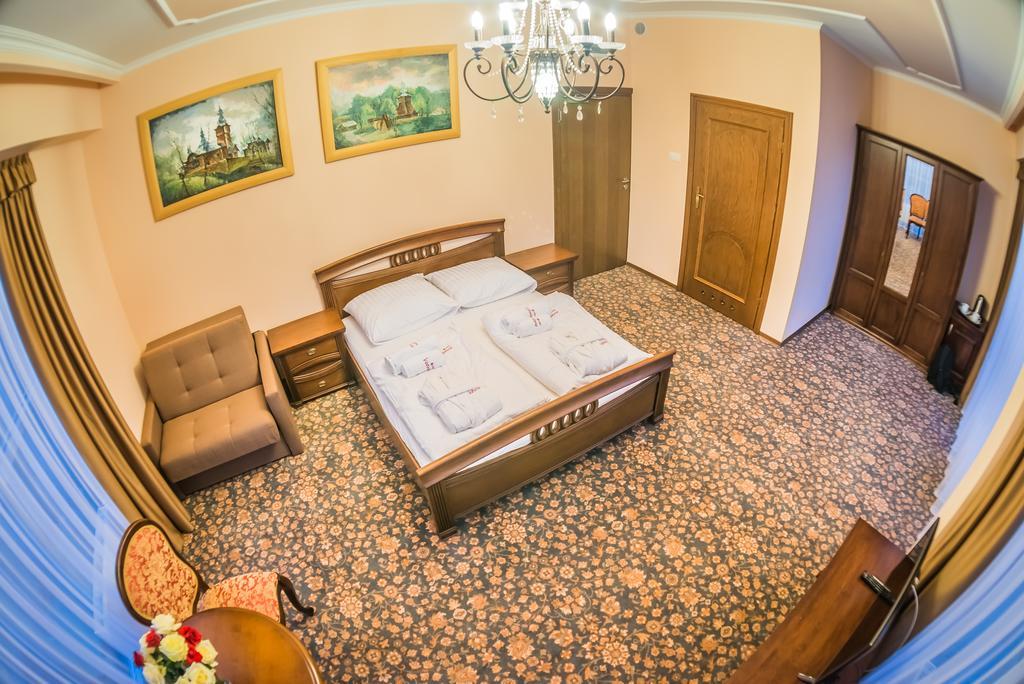 Victoria Cechini Hotel Krynica Zdroj Bilik gambar