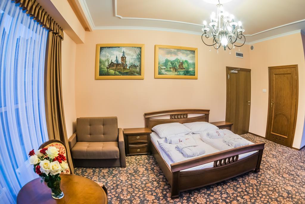 Victoria Cechini Hotel Krynica Zdroj Bilik gambar