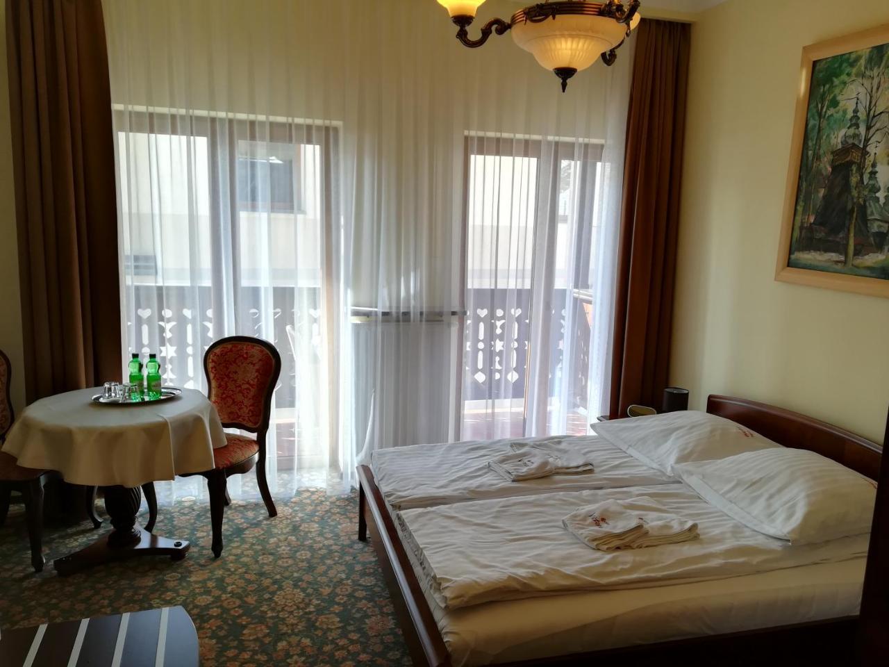 Victoria Cechini Hotel Krynica Zdroj Luaran gambar