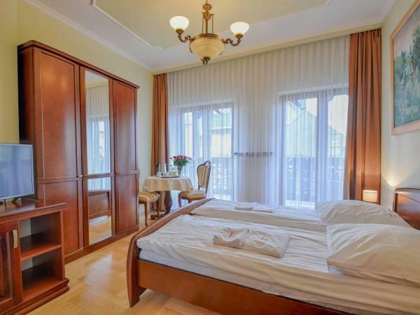 Victoria Cechini Hotel Krynica Zdroj Luaran gambar