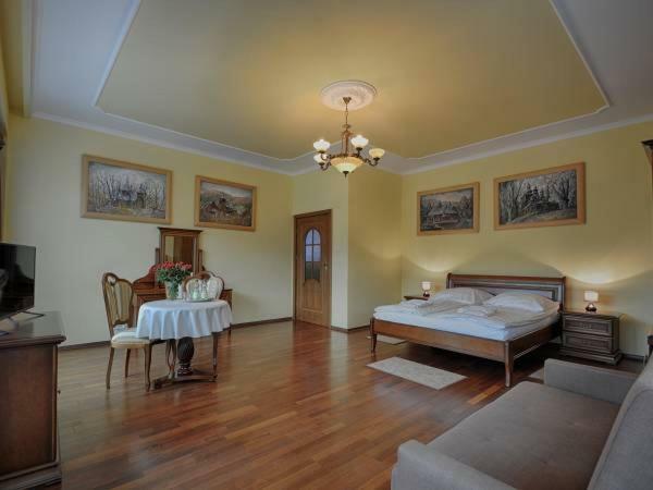 Victoria Cechini Hotel Krynica Zdroj Luaran gambar